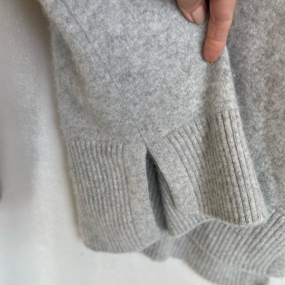 Rachel Zoe 100% 2-ply cashmere cowl neck grey sweater size medium - Picture 7 of 7